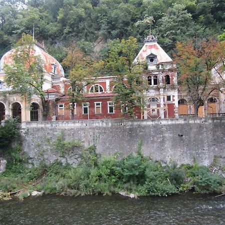 Casa Dina Hotell Băile Herculane Exteriör bild