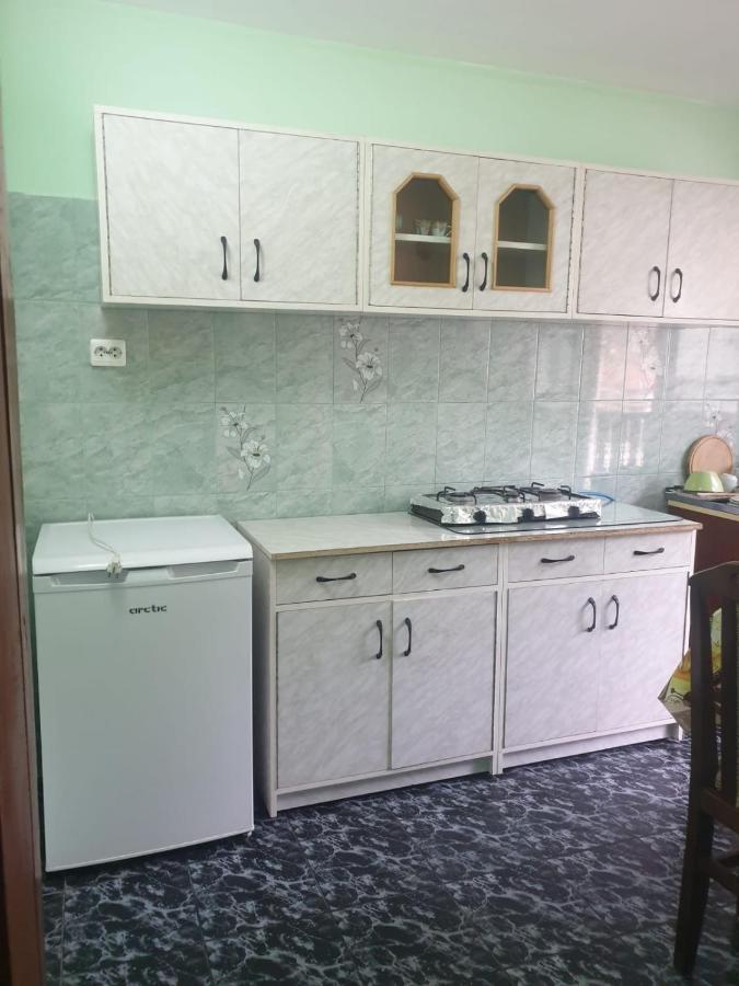 Casa Dina Hotell Băile Herculane Exteriör bild
