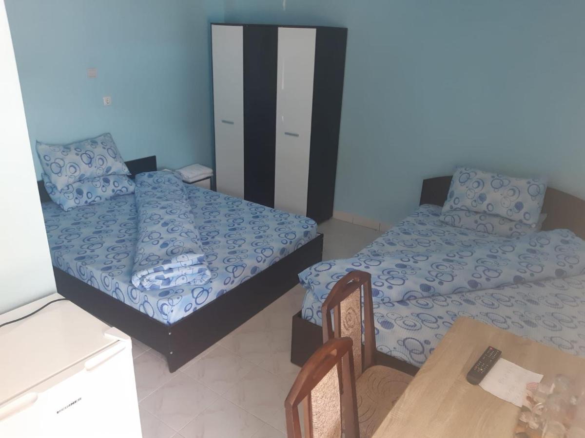 Casa Dina Hotell Băile Herculane Exteriör bild