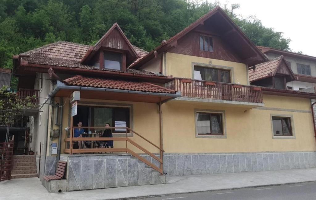 Casa Dina Hotell Băile Herculane Exteriör bild
