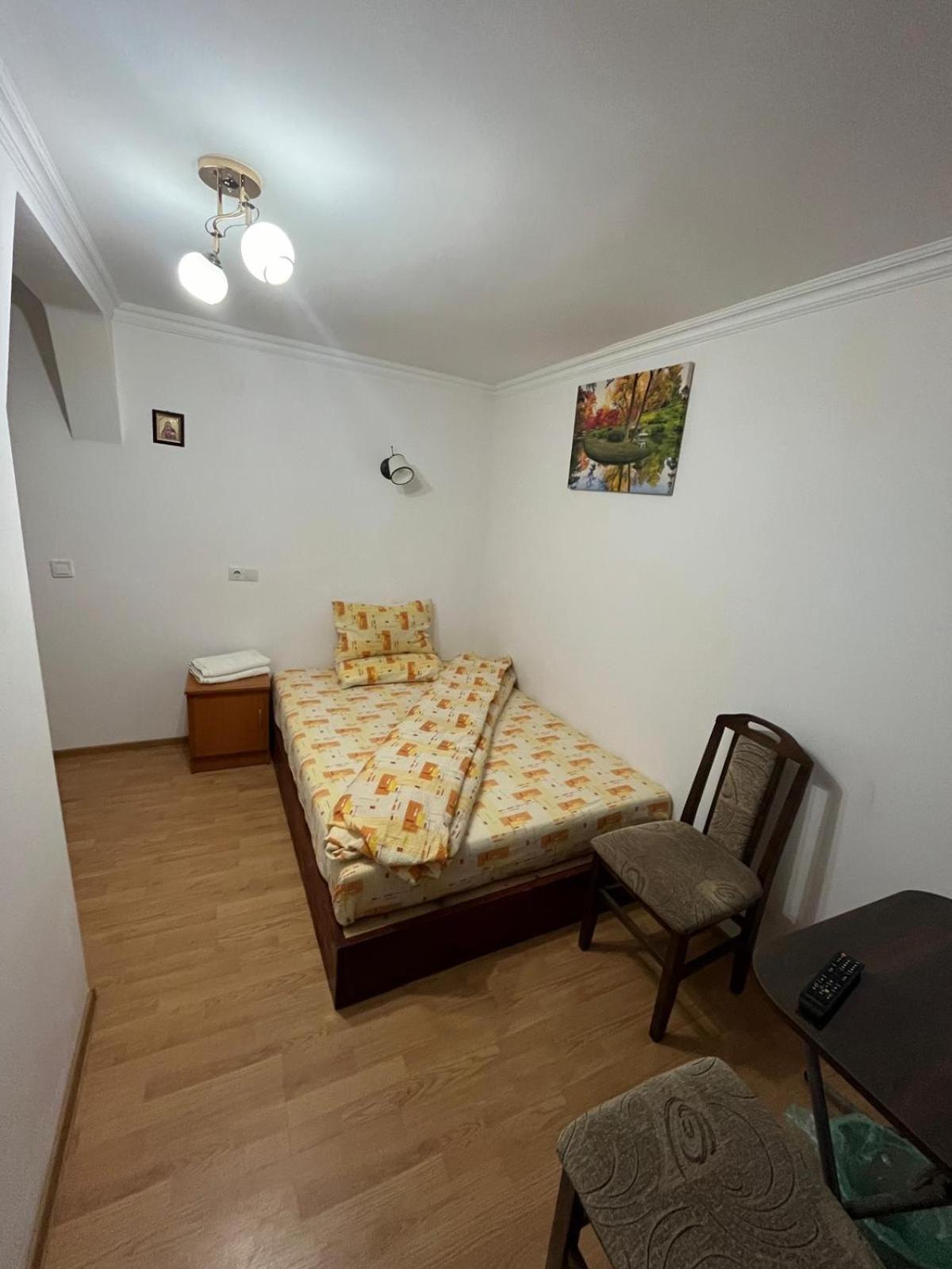 Casa Dina Hotell Băile Herculane Exteriör bild